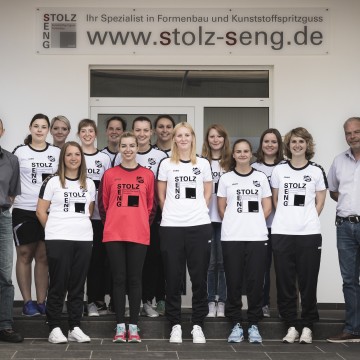 Die Stolz & Seng GmbH unterstützt den ortsansässigen Fußballverein